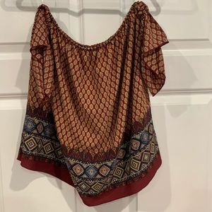 Beautiful design off the shoulder sleeved blouse
